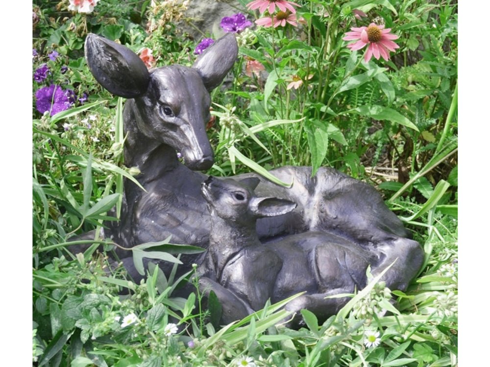 Large Doe and Baby Fawn Garden Sculpture Deer Ornament_Garden Ornaments