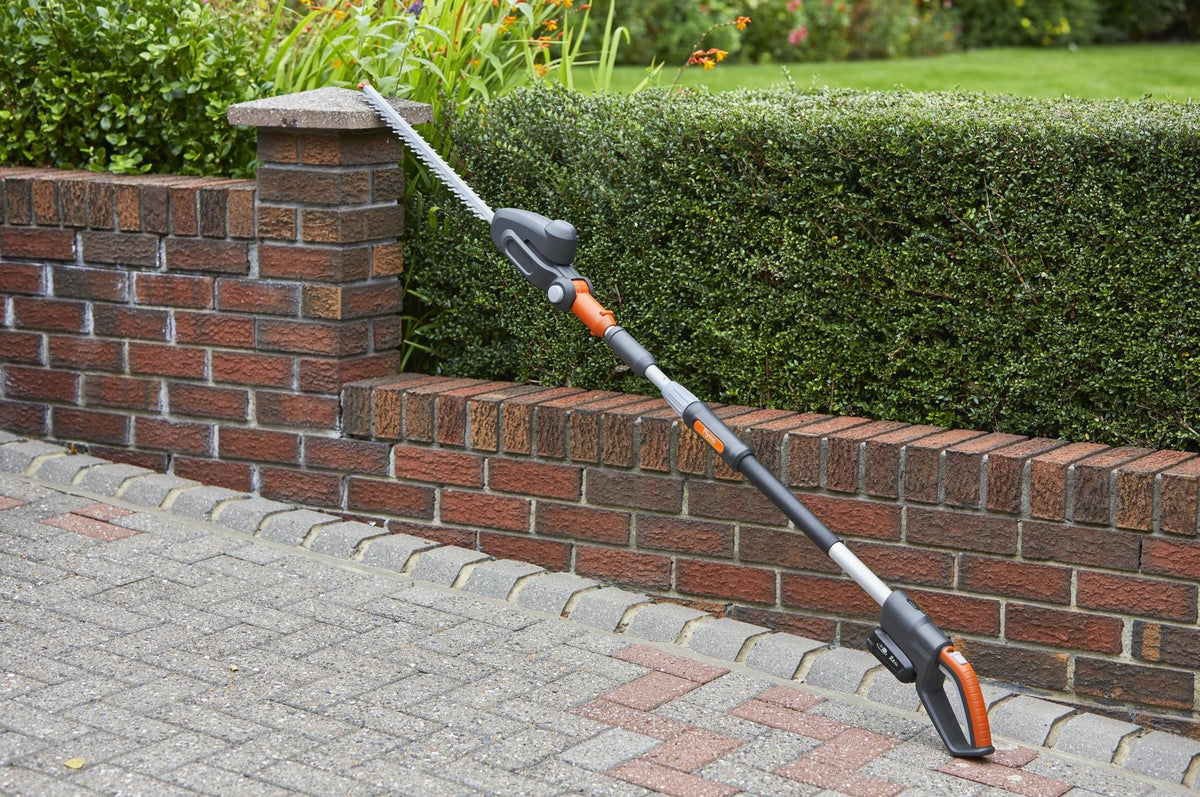 18V Ultracut Reach Hedge Trimmer_Hedge Trimmers