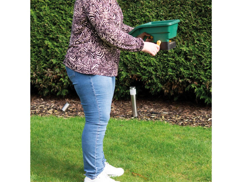 St Helens Home and Garden Manual Seed Spreader_Lawn Care