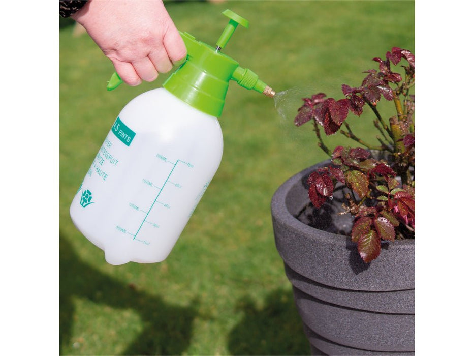 St Helens Home and Garden 2L Pump Action Pressure Sprayer_Weed Control