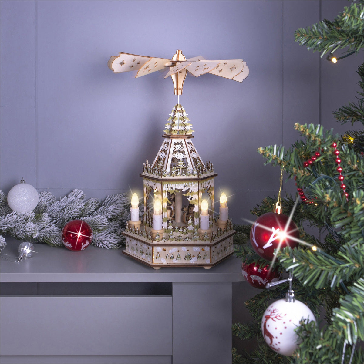 Battery Powered Wooden Christmas Pyramid with 6 LED Lights_Indoor Christmas Decorations