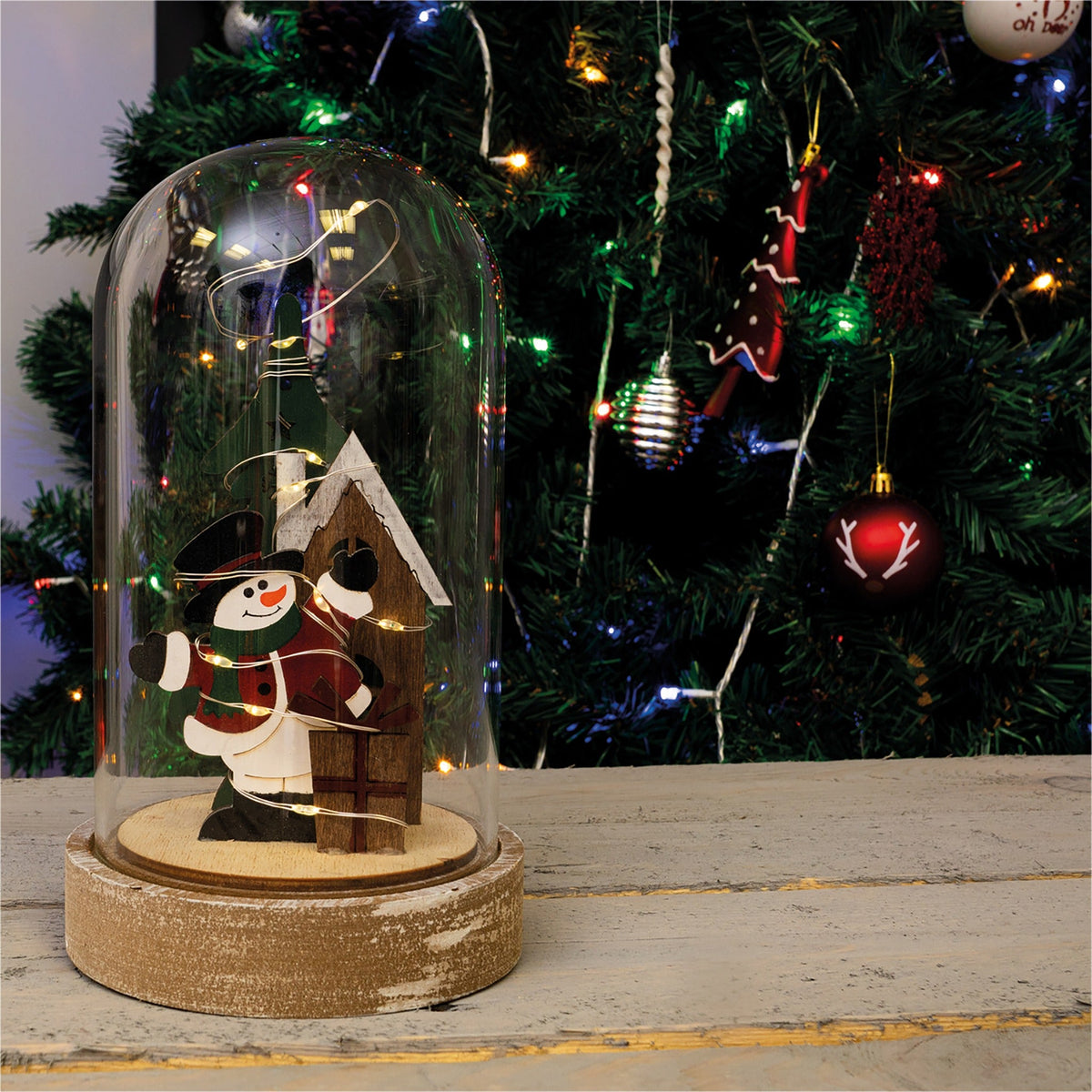 St Helens Home and Garden Battery Powered Light Up Cloche Christmas Scene_Indoor Christmas Decorations