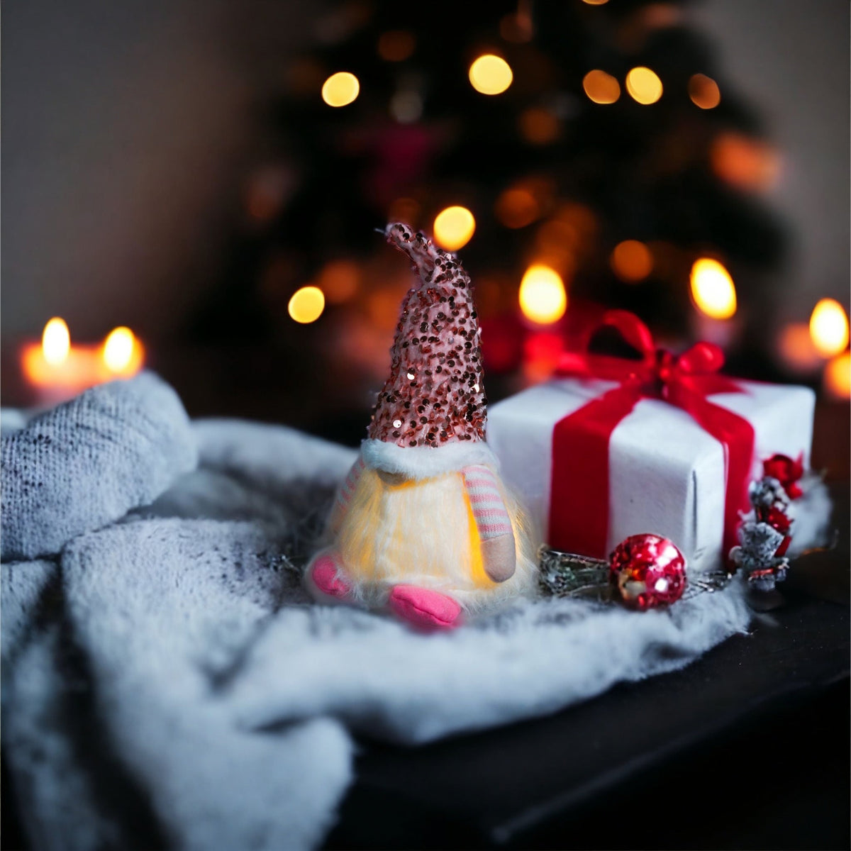 Xmas Haus Light Up Scandinavian Gonk Elf Dwarf – LED Christmas Decoration_Indoor Christmas Decorations