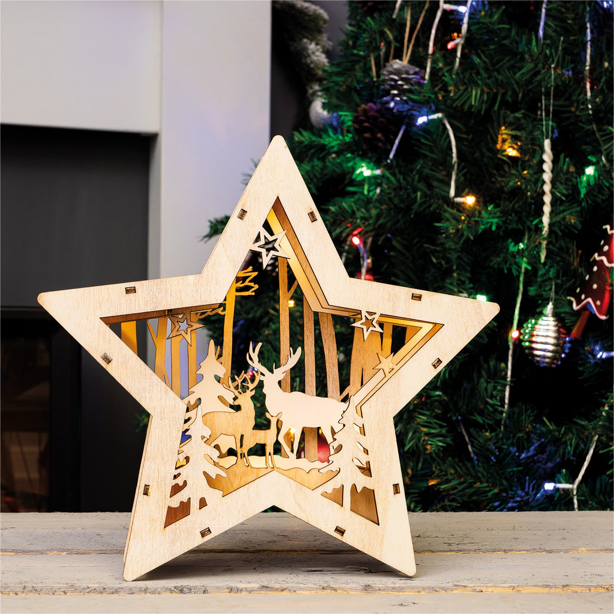 Battery Powered Wooden Light Up Christmas Star - Brown_Indoor Christmas Decorations