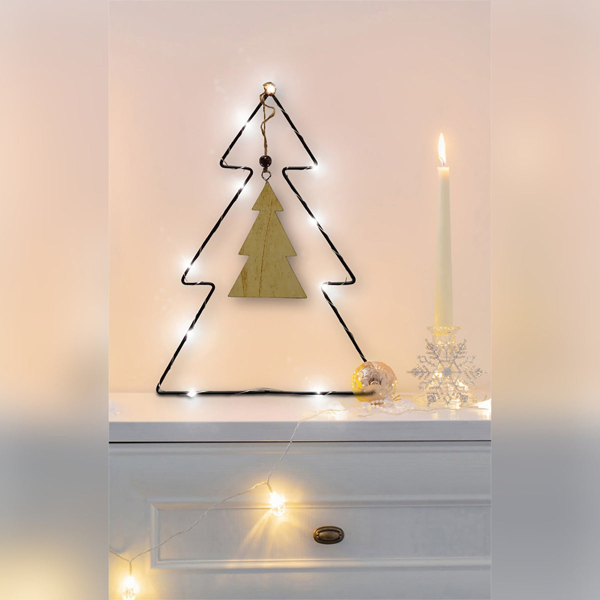 Battery Powered Metal Christmas Silhouette With LED String Lights_Indoor Christmas Decorations