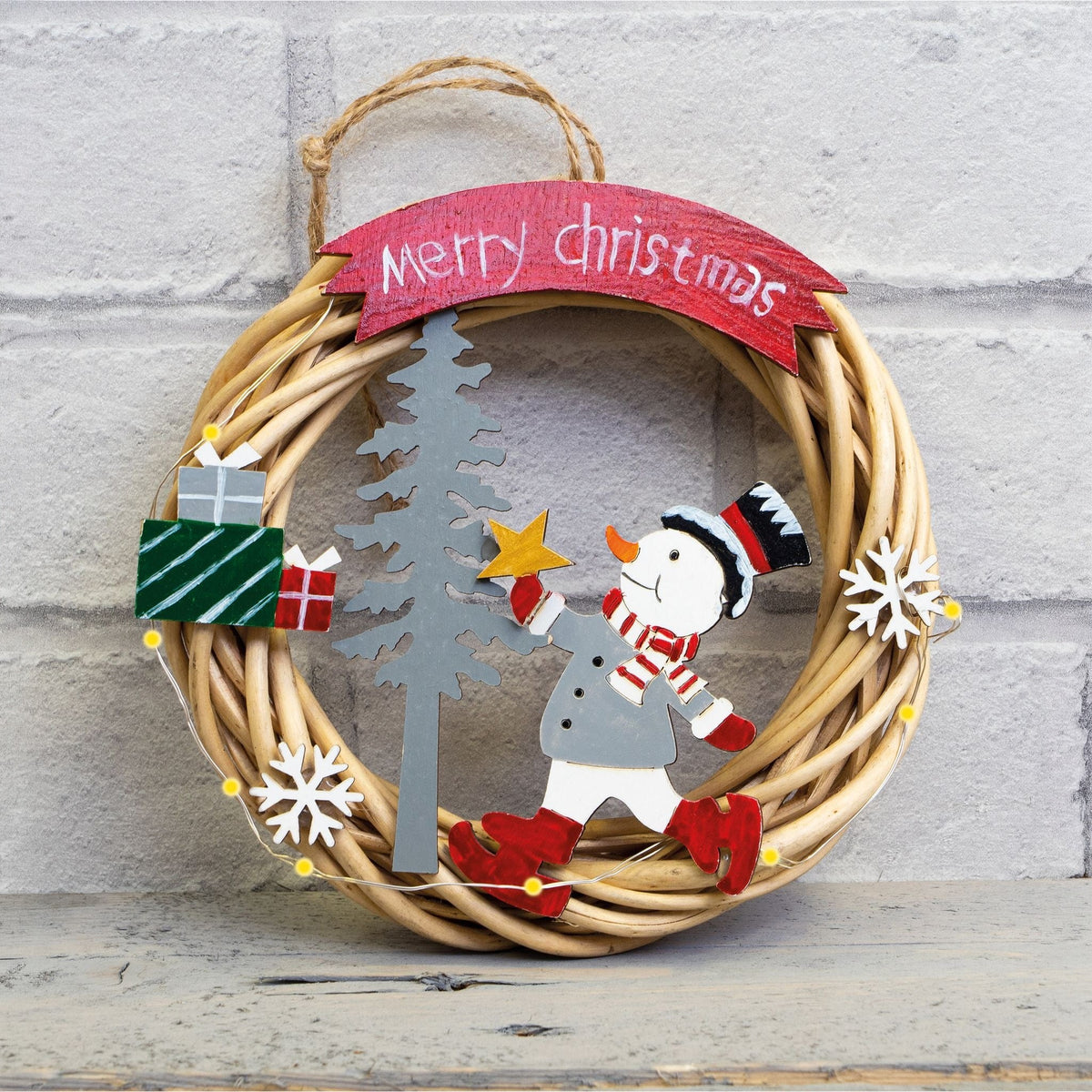 St Helens Snowman Battery-Powered Wicker Christmas Wreath – Festive Indoor Decoration_Christmas Wreaths