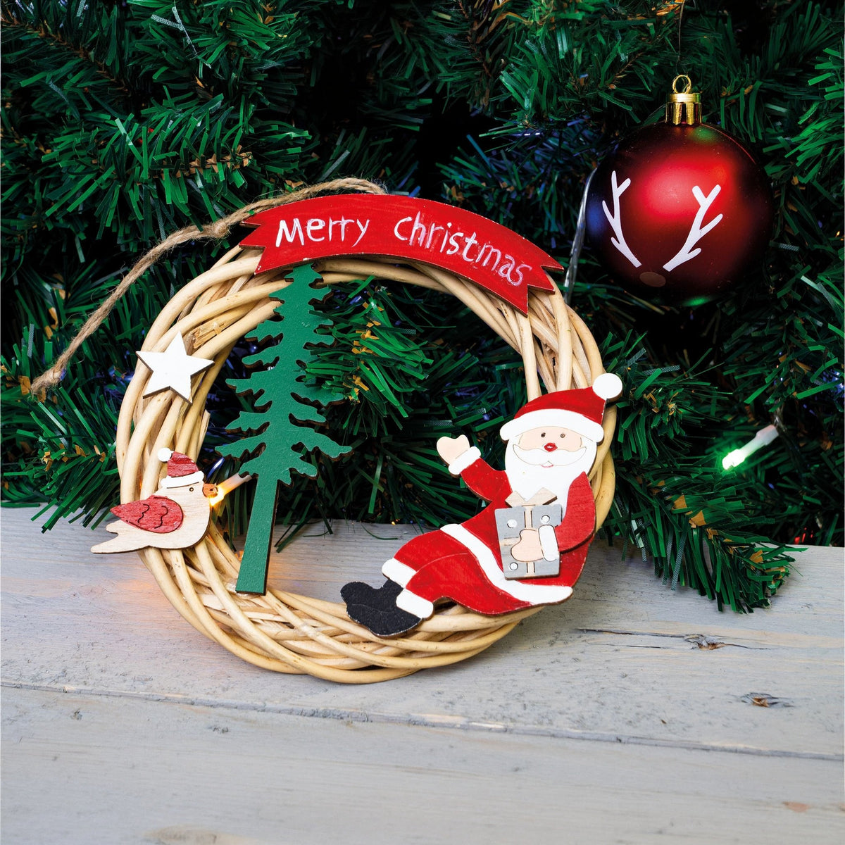 St Helens Santa Battery-Powered Wicker Christmas Wreath – Festive Indoor Decoration_Christmas Wreaths