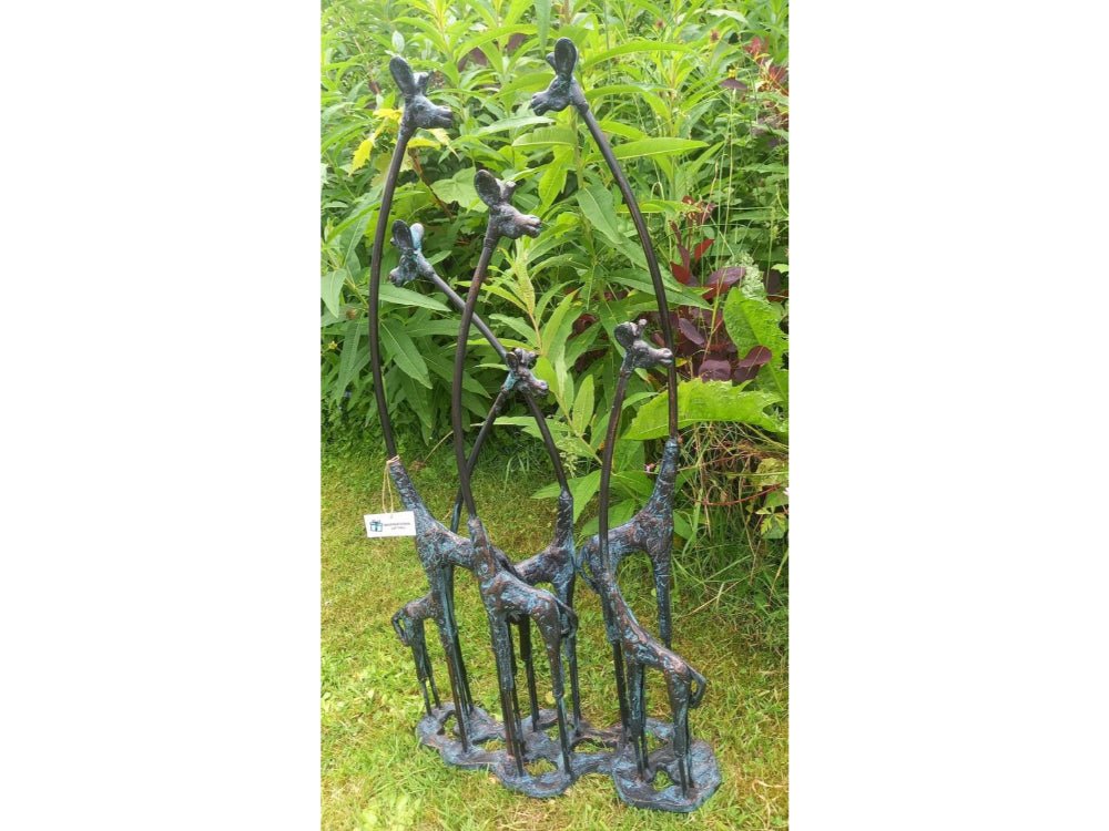 Giraffe Family Sculpture Ornament with an Aged Cast Iron Bronze Finish_Garden Ornaments