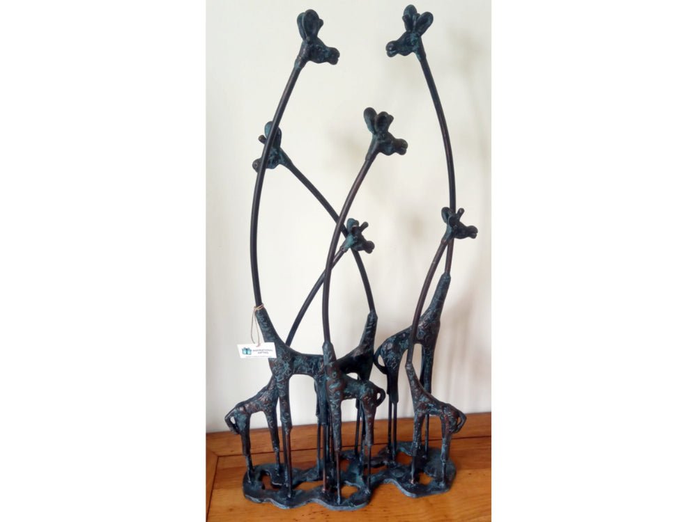Giraffe Family Sculpture Ornament with an Aged Cast Iron Bronze Finish_Garden Ornaments