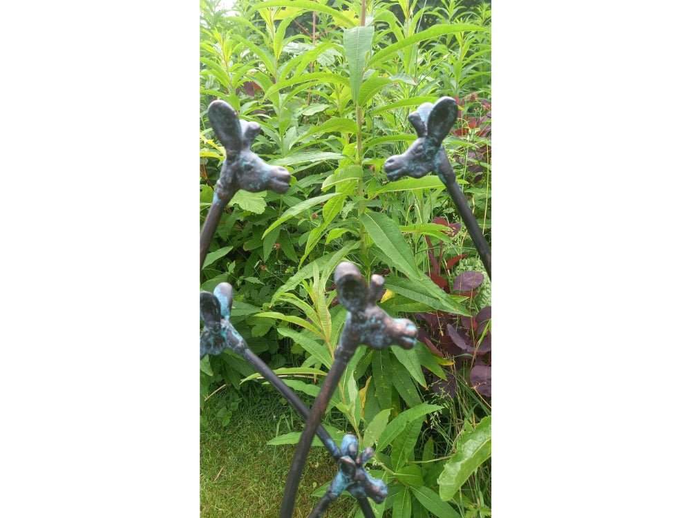 Giraffe Family Sculpture Ornament with an Aged Cast Iron Bronze Finish_Garden Ornaments