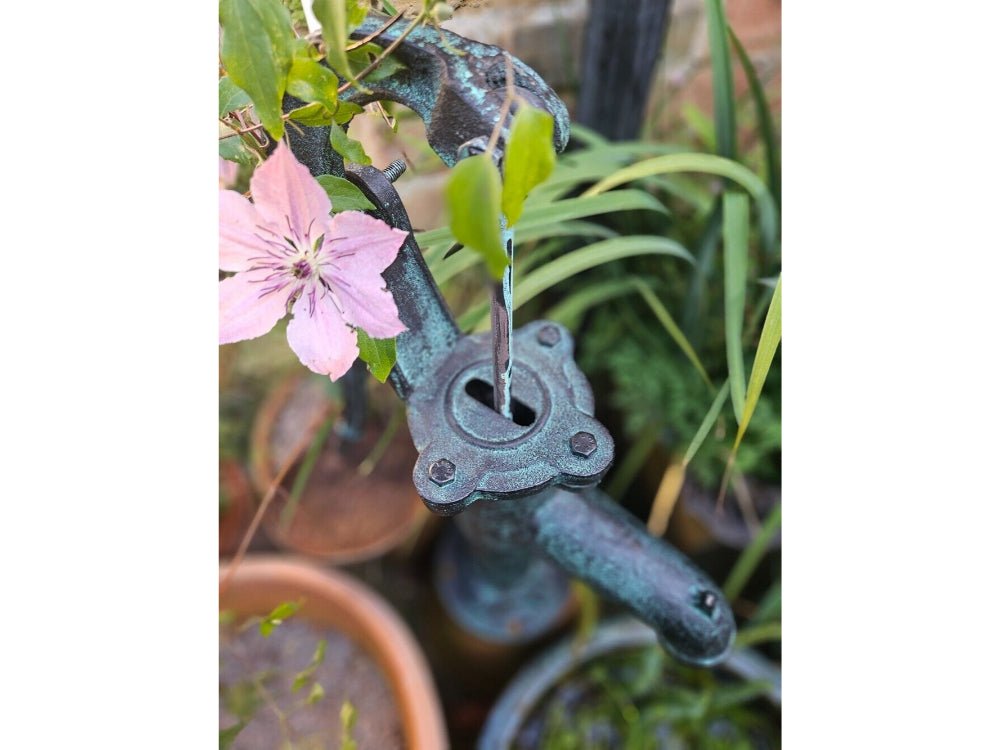 Garden Hand Water Pump Garden Ornament Cast Iron_Garden Ornaments