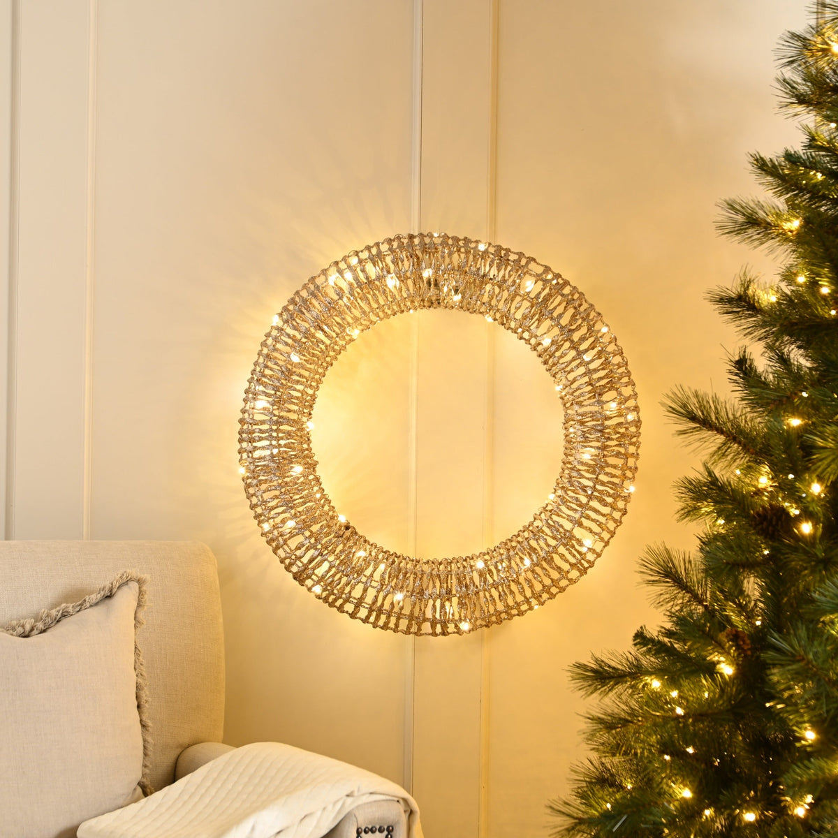 60cm Battery Operated Lit Champagne Gold Wreath_Indoor Christmas Decorations