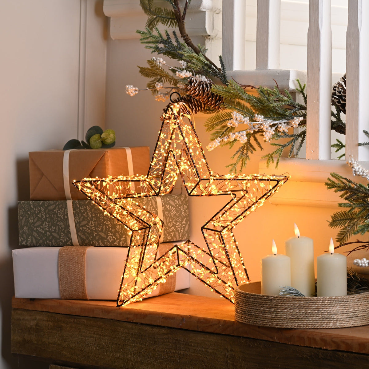Lit Black Star - Antique Gold LED_Indoor Christmas Decorations
