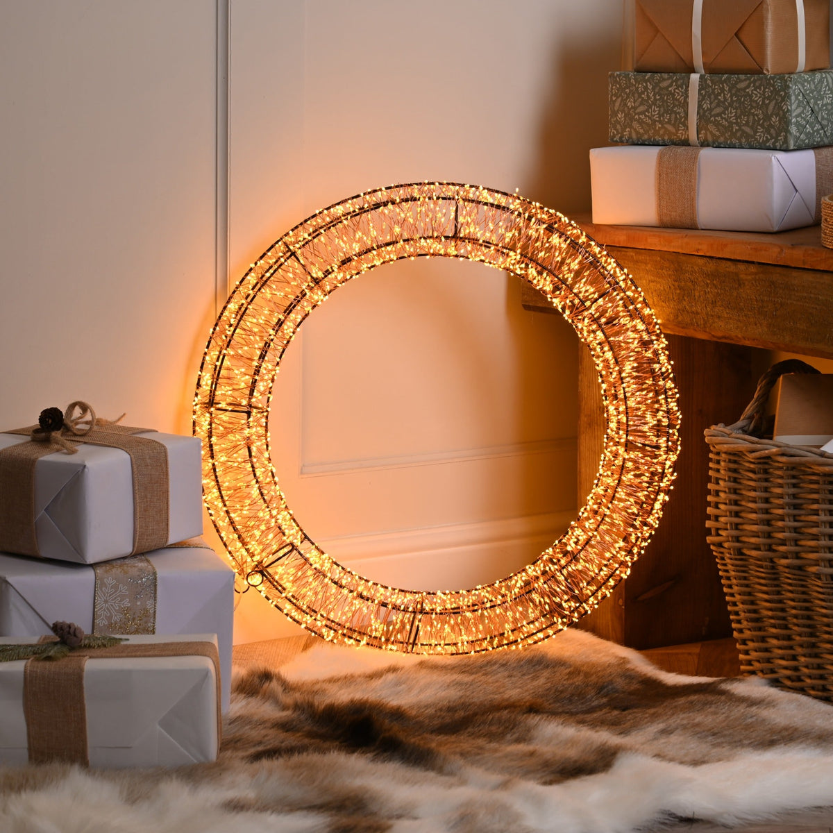 58cm Lit Black Wreath - Antique Gold LED_Indoor Christmas Decorations