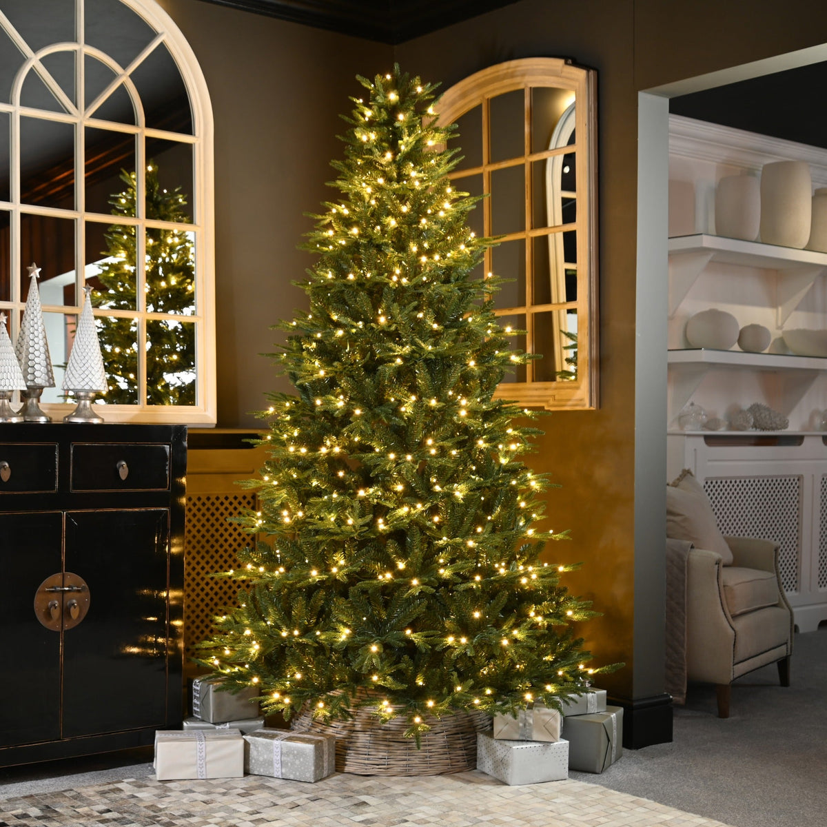 Prelit Deluxe Grays Peak Pine Tree_Artificial Christmas Trees