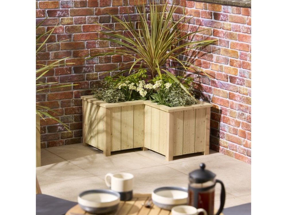 Signature Heritage Corner Planter_Planters