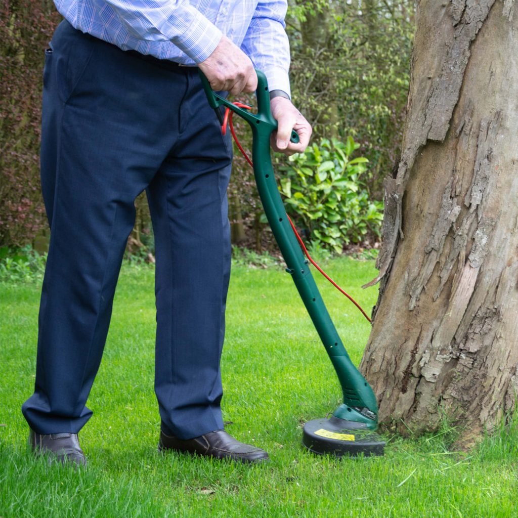 Classic 250w Line Trimmer - 23cm (9")_Line Trimmer & Edgers