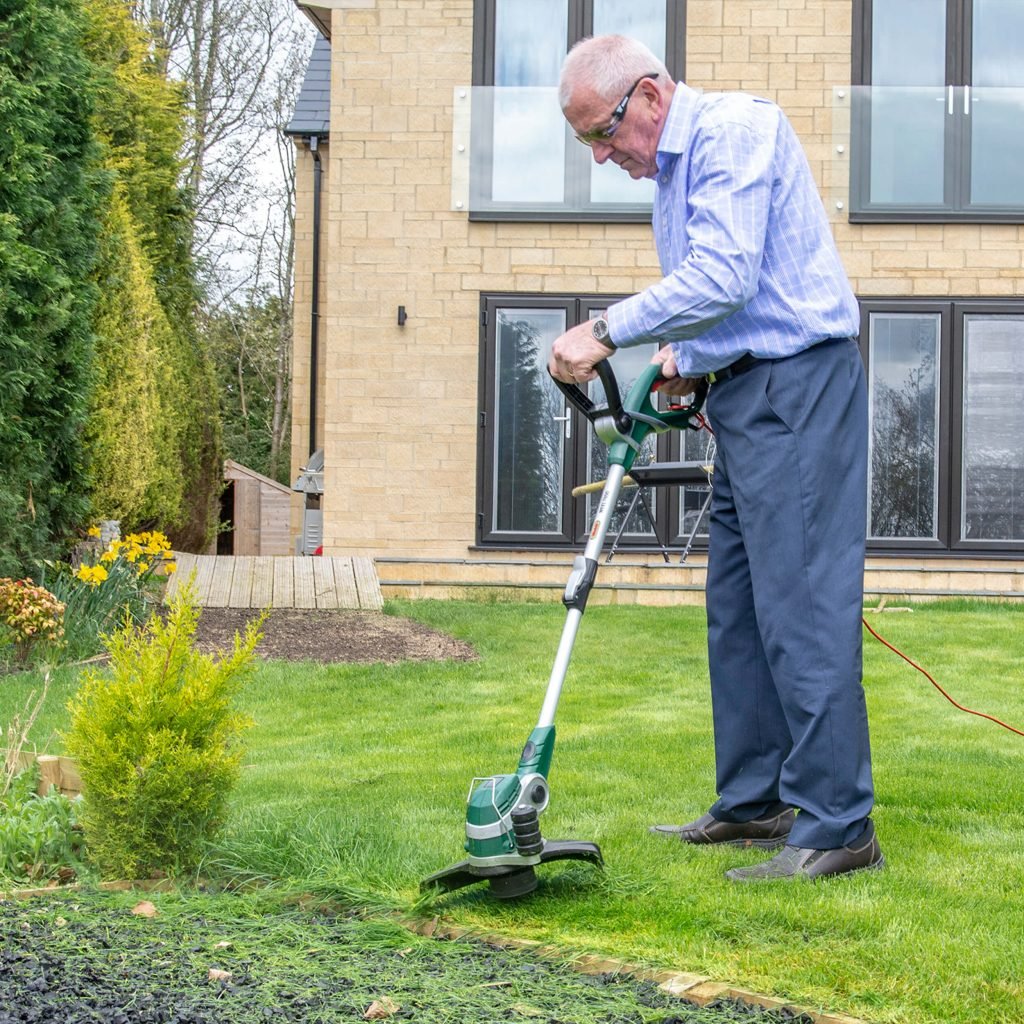 Classic 650w Line Trimmer & Edger - 29cm (12")_Line Trimmer & Edgers
