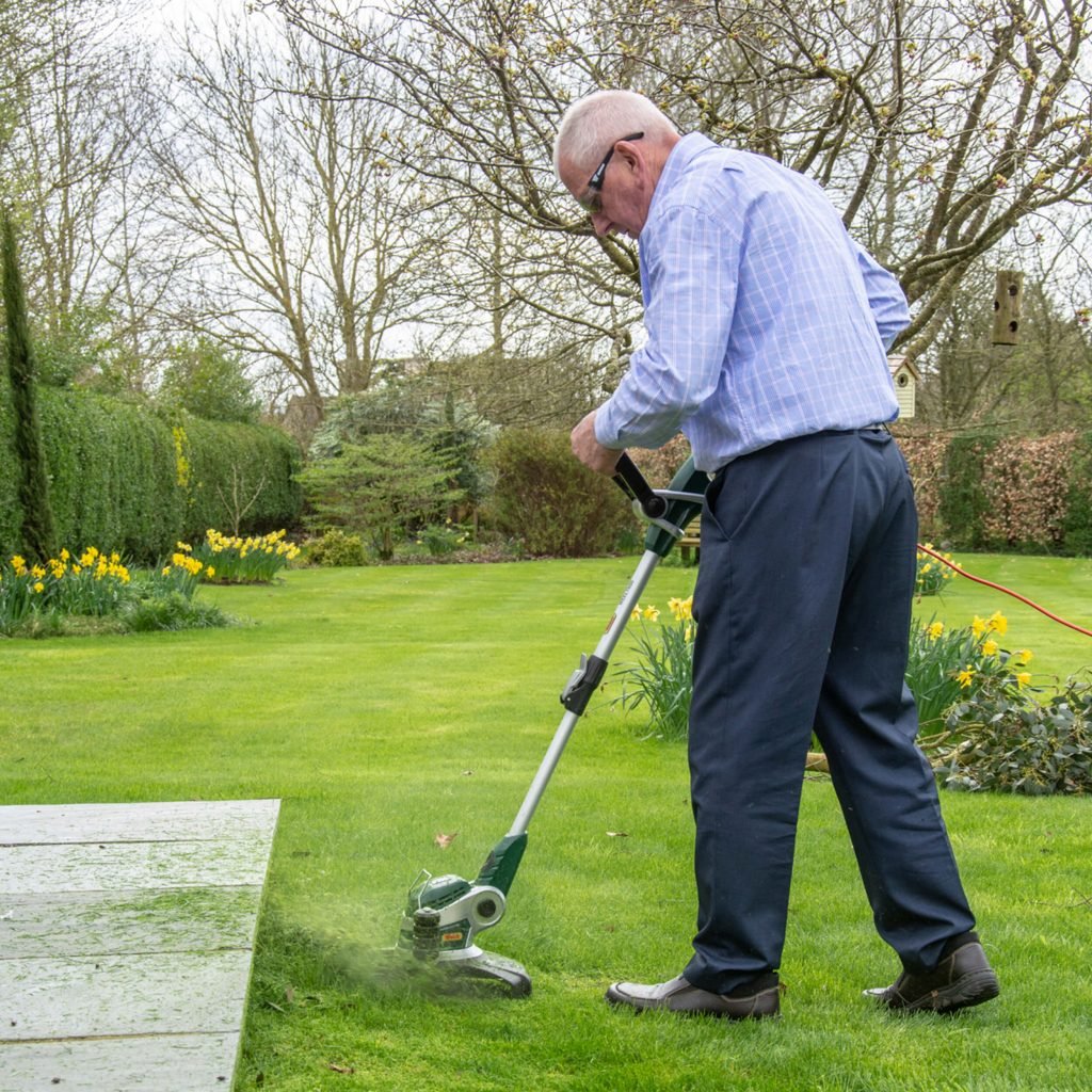 Classic 650w Line Trimmer & Edger - 29cm (12")_Line Trimmer & Edgers