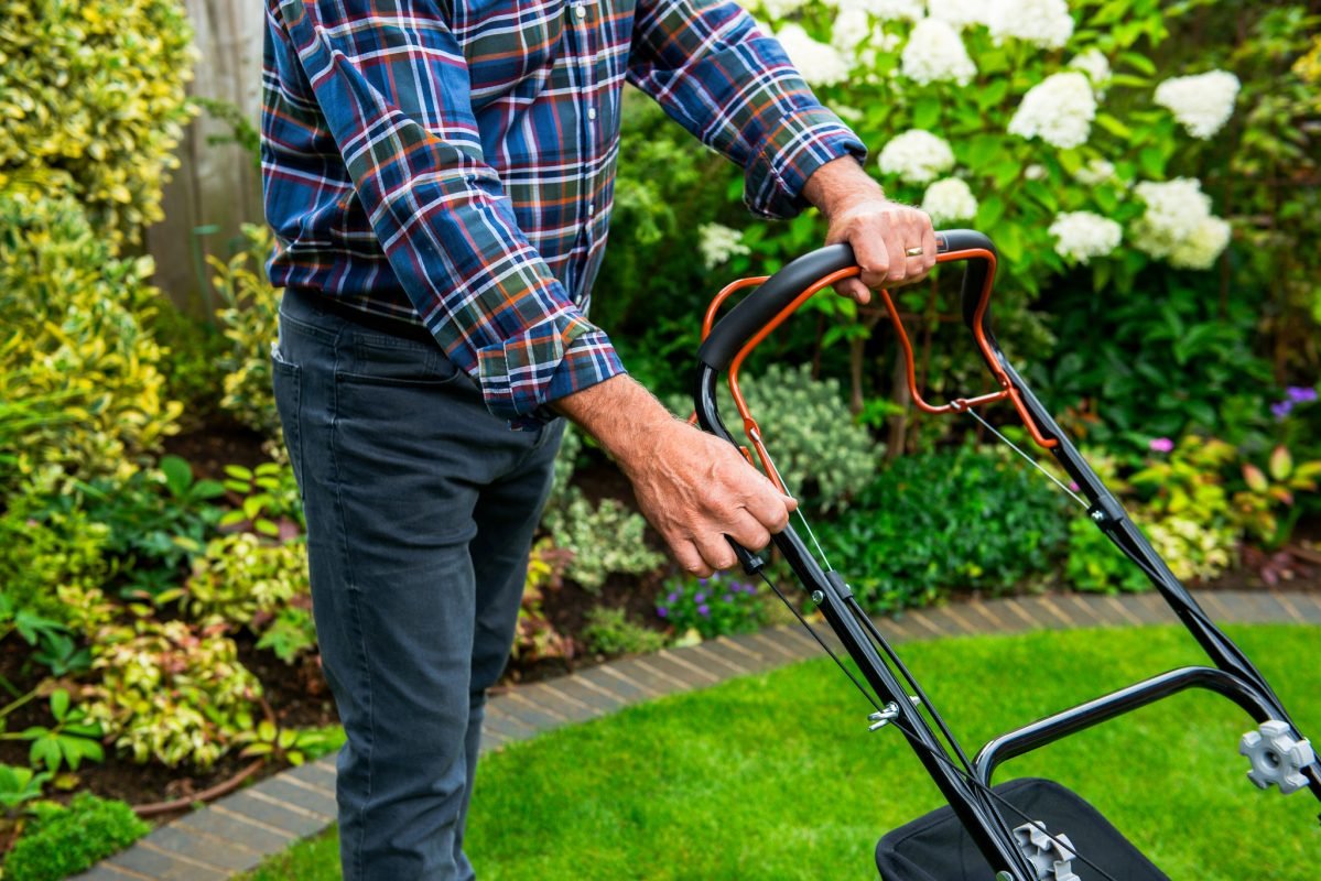 Self Propelled Petrol Rotary Lawnmower - 41cm (16")_Lawnmowers