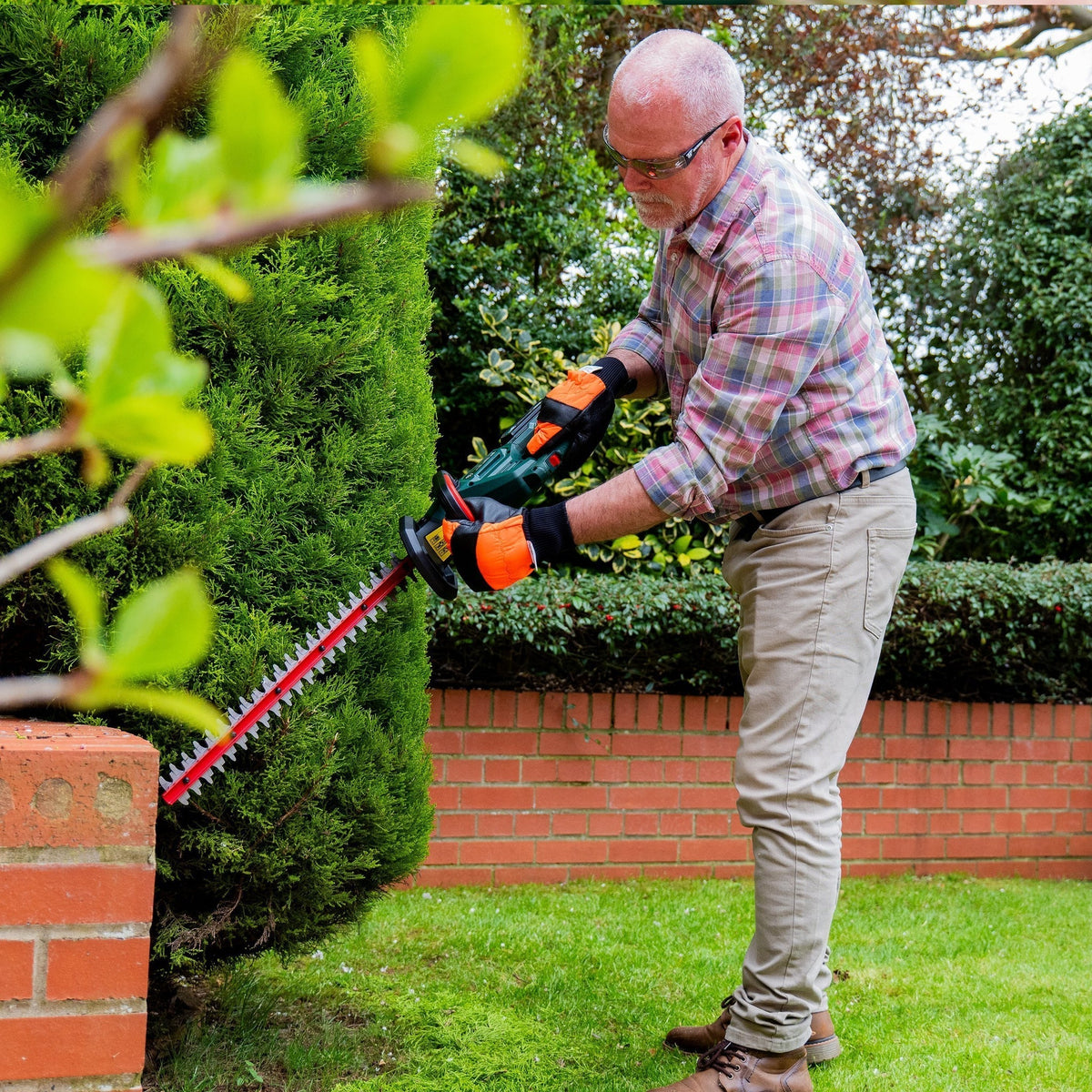 Webb Eco 20V 50cm (20") Cordless Hedge Trimmer (2Ah Battery & Charger Included)_Hedge Trimmers