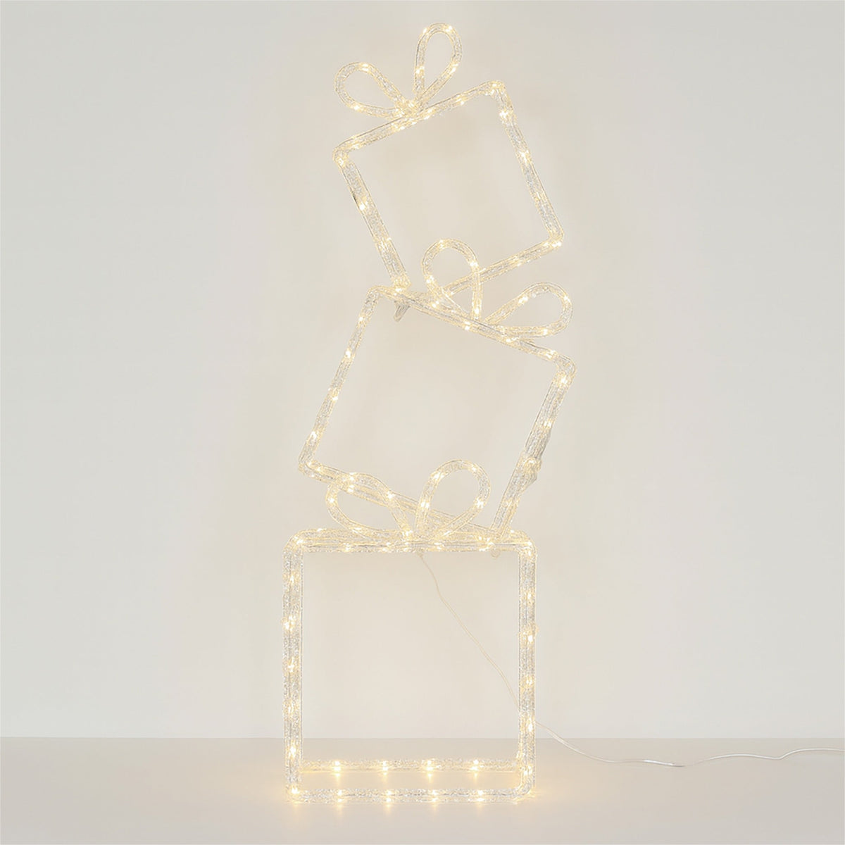 Xmas Haus Pre-Lit Stack of 3 Christmas Presents – 40 Warm White LEDs, Outdoor Decoration with Timer and Ground Stakes_Christmas Lights