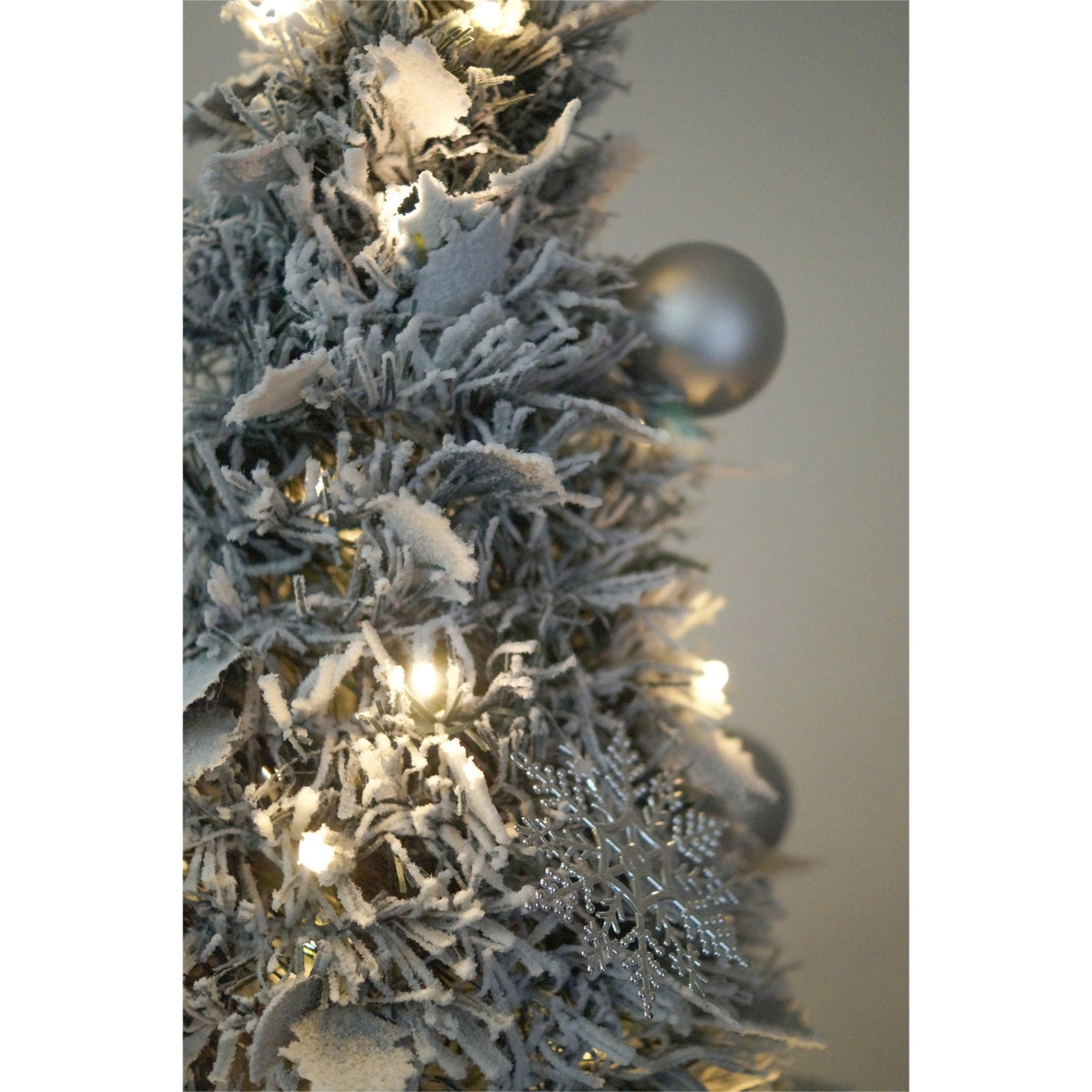 Winter Pop-Up Silver Décor Christmas Tree – Pre-Lit with 200 Warm White LEDs_Artificial Christmas Trees